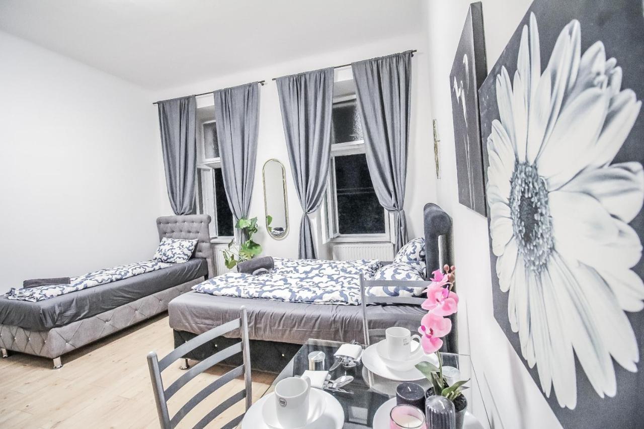 Comfort Quad Room Hn Виена Екстериор снимка