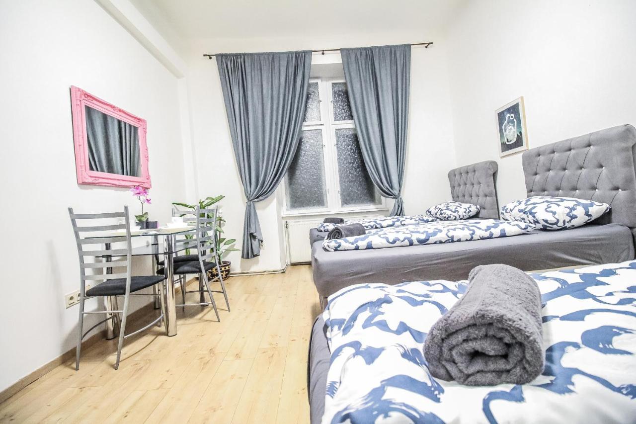 Comfort Quad Room Hn Виена Екстериор снимка