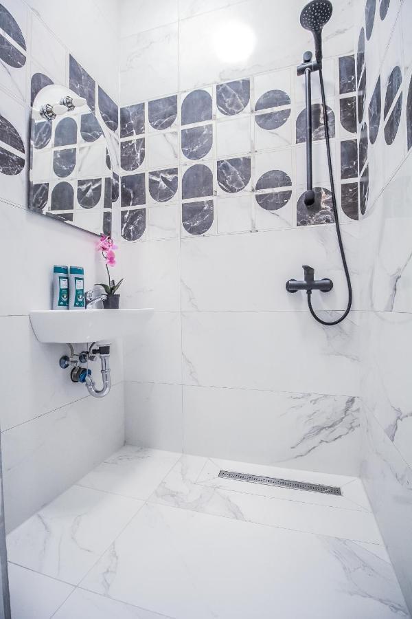 Comfort Quad Room Hn Виена Екстериор снимка