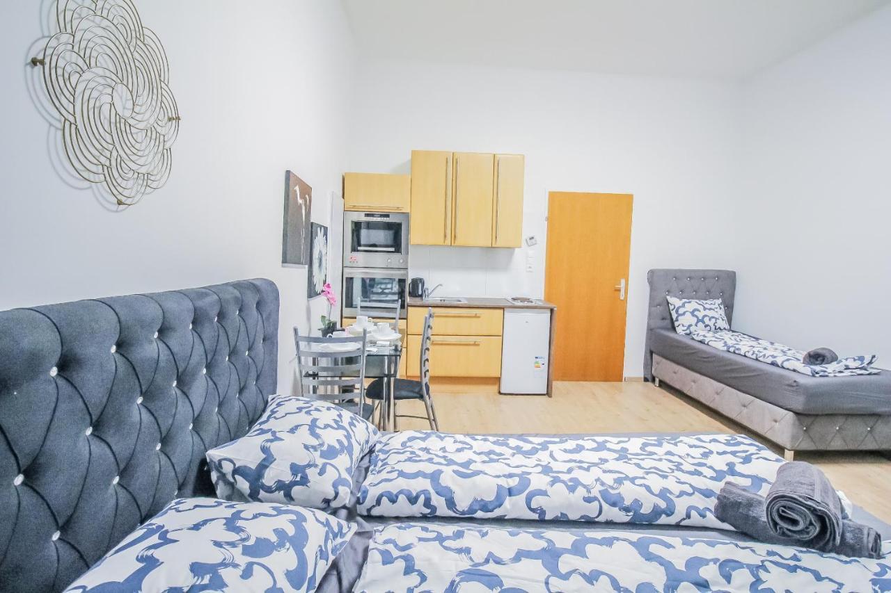 Comfort Quad Room Hn Виена Екстериор снимка